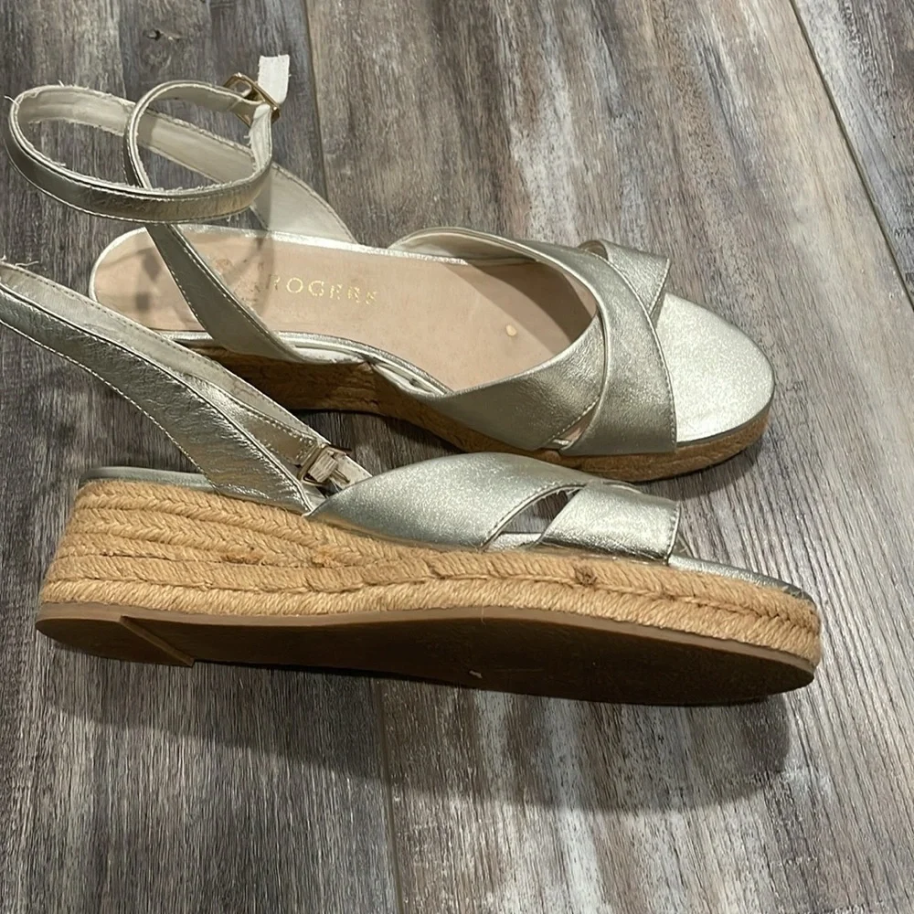 Jack Rogers Gold Espadrille Platform sandals size 8